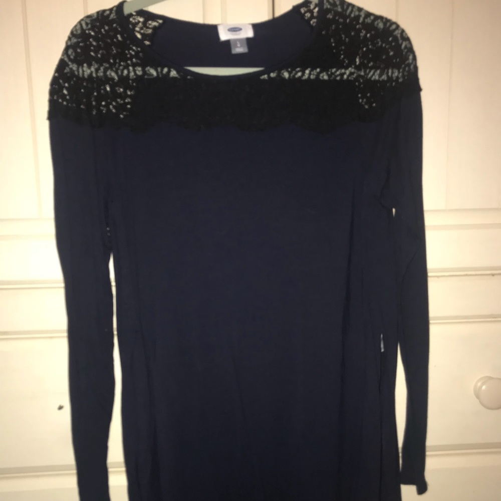 Navy, side slit shirt with black lace shoulder